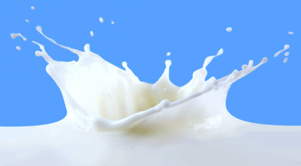 奶制品生產(chǎn)日期打碼，常見的奶制品包材應(yīng)該如何選擇激光噴碼機(jī)?
